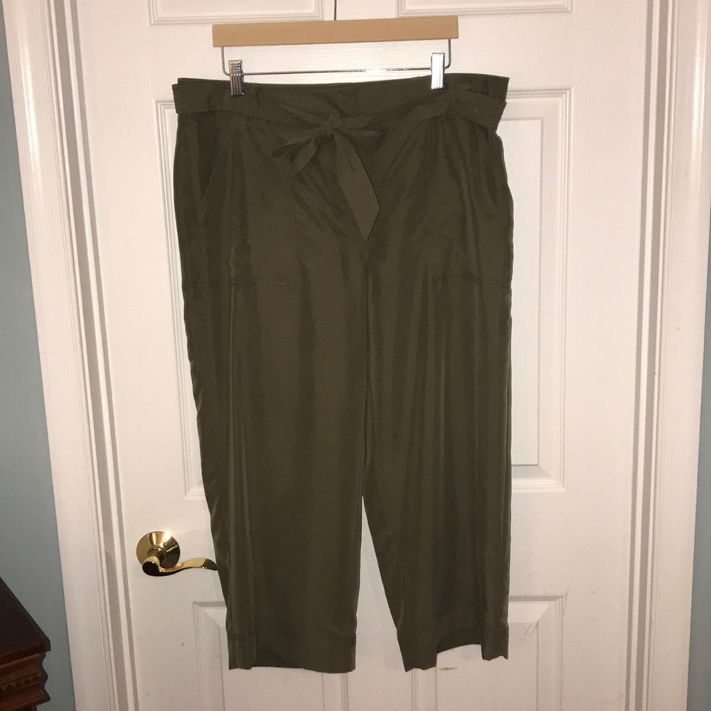 Wide Leg Cropped Pants. Great for Fall.